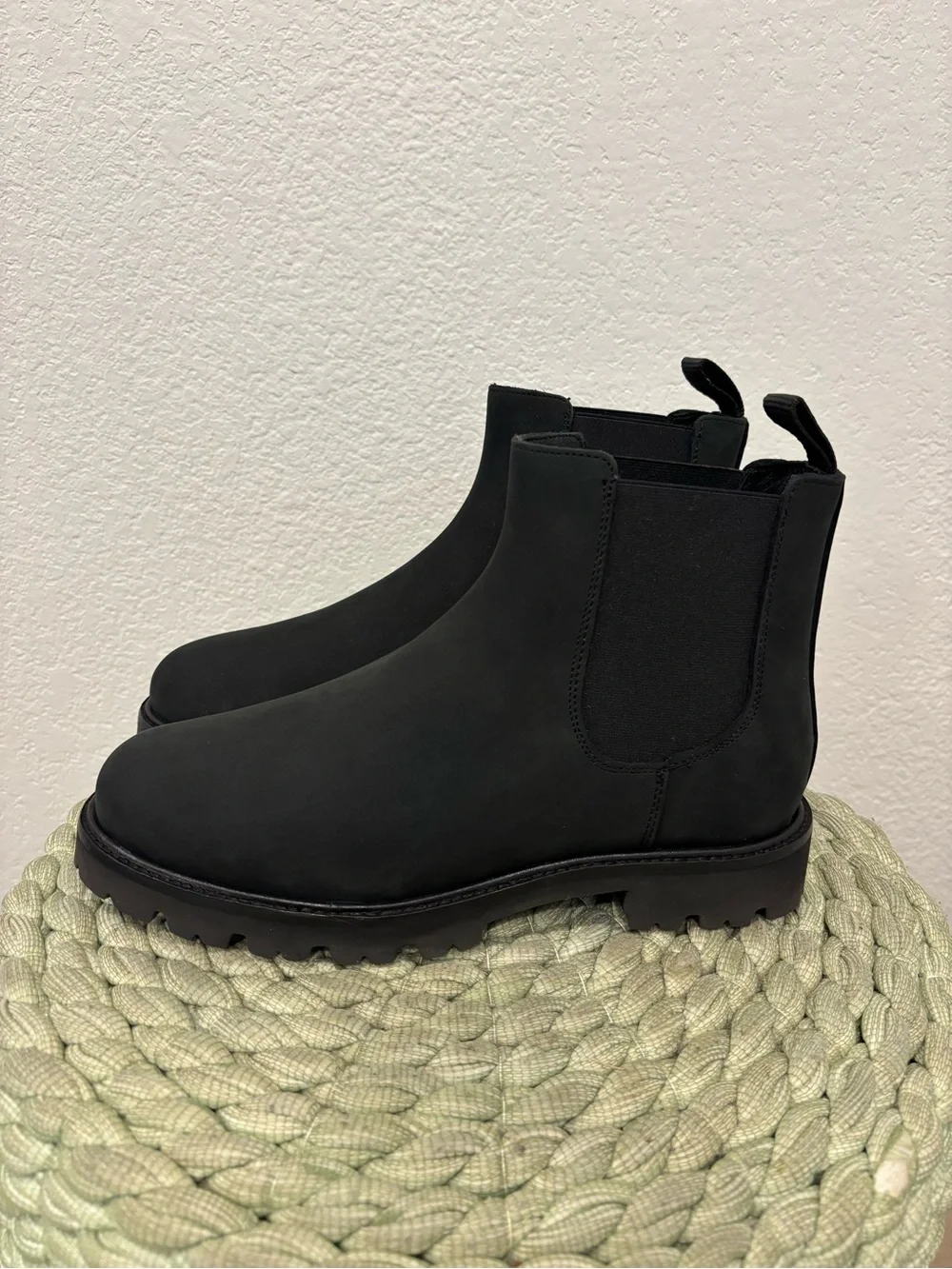 NEW Nisolo Go-To Lug Chelsea Boot 2.0 Black Lug Chelsea Boot Size 9